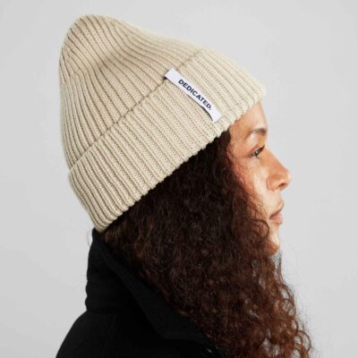 Dam Dedicated Mossor | Beanie Narvik Oat White